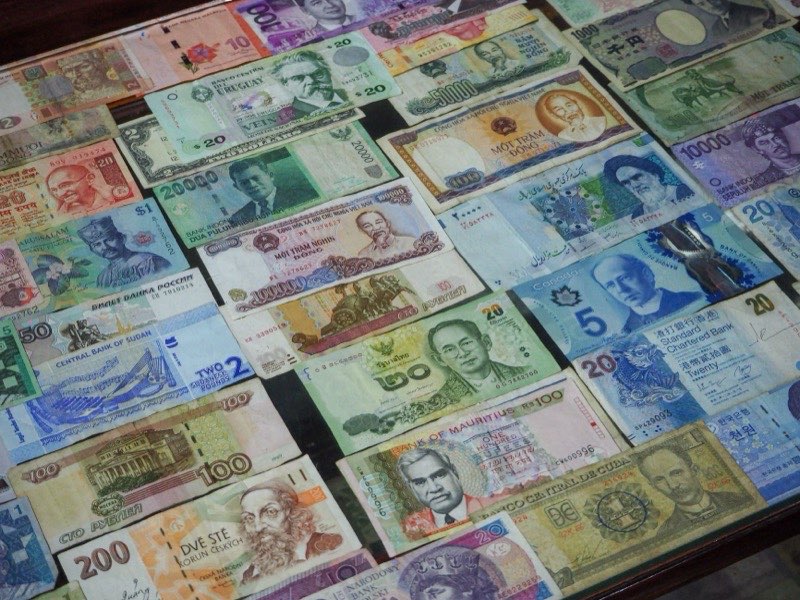 Comparing rates at currency exchange counters