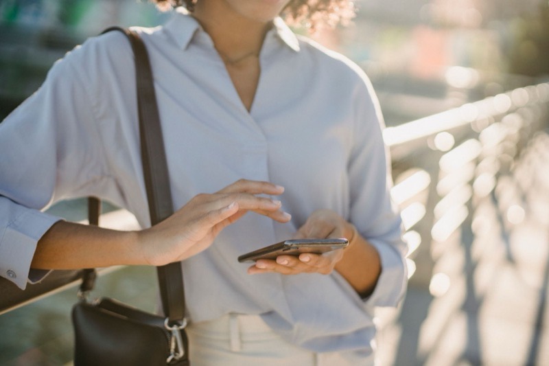 Comparing SIM and eSIM options